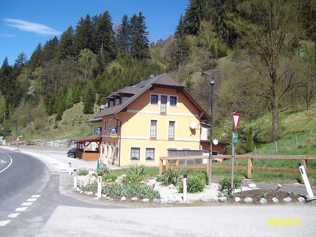 Hotel Gasthaus Zur Melzen Versbichl Exterior foto